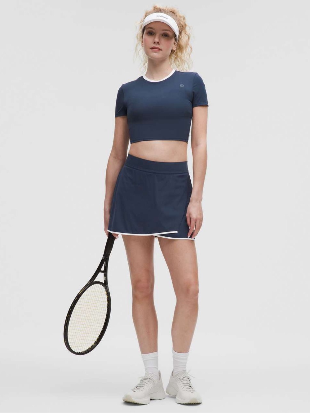 Lululemon Navy Short-Sleeve Crop Top with Contrast Trim - Picture 3 of 3